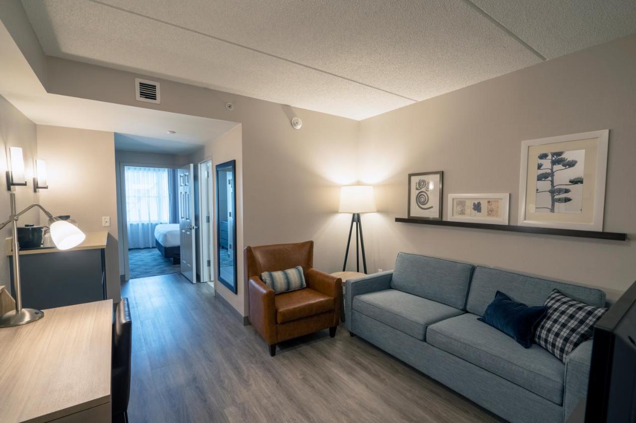 Hotel Country & By Radisson, Penn State Area , Pa State College
