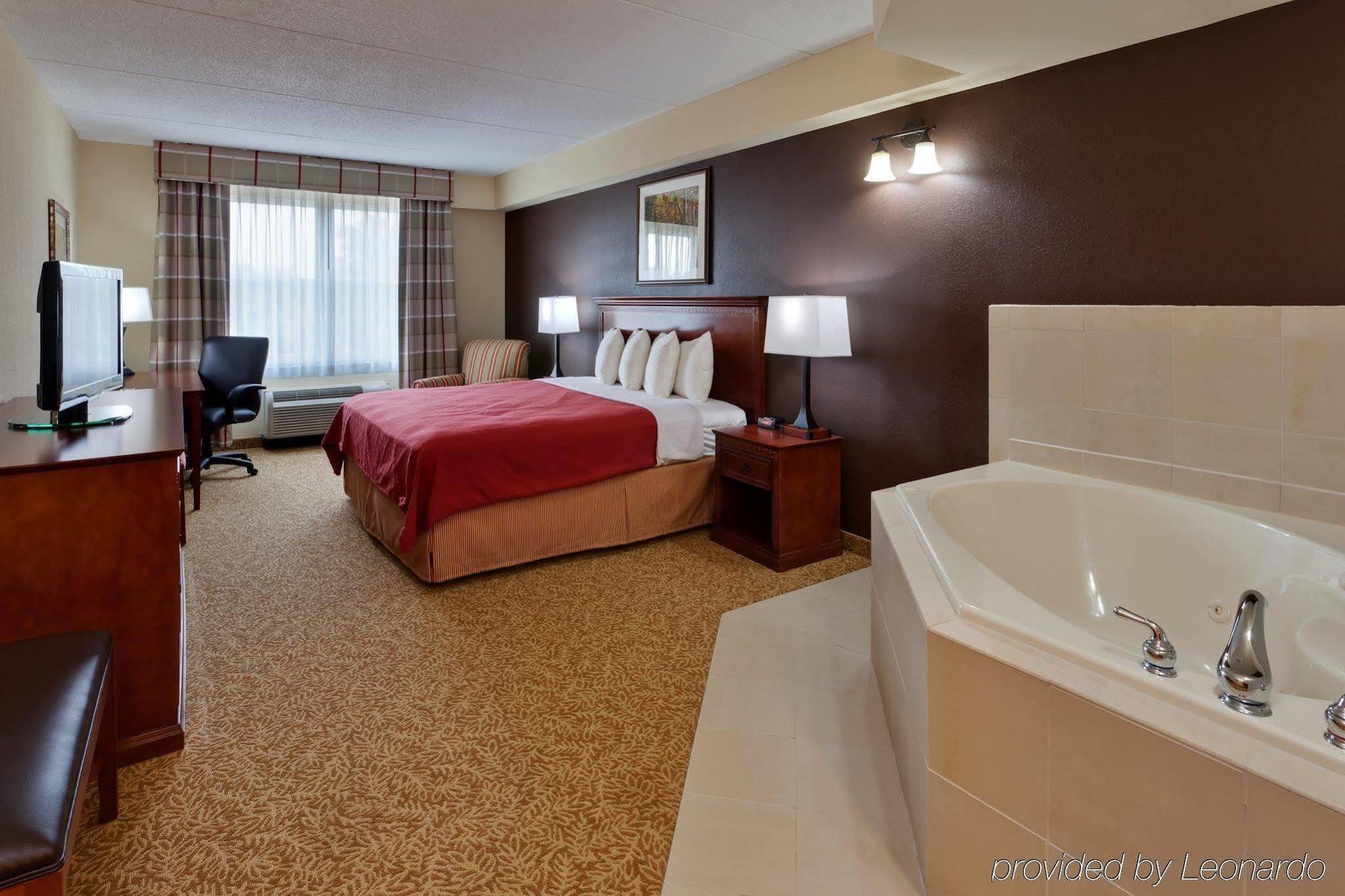 Country & By Radisson, Penn State Area , Pa 3* State College